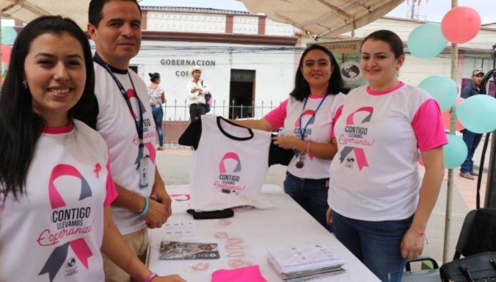 Realizan campaña para prevenir cáncer de mama