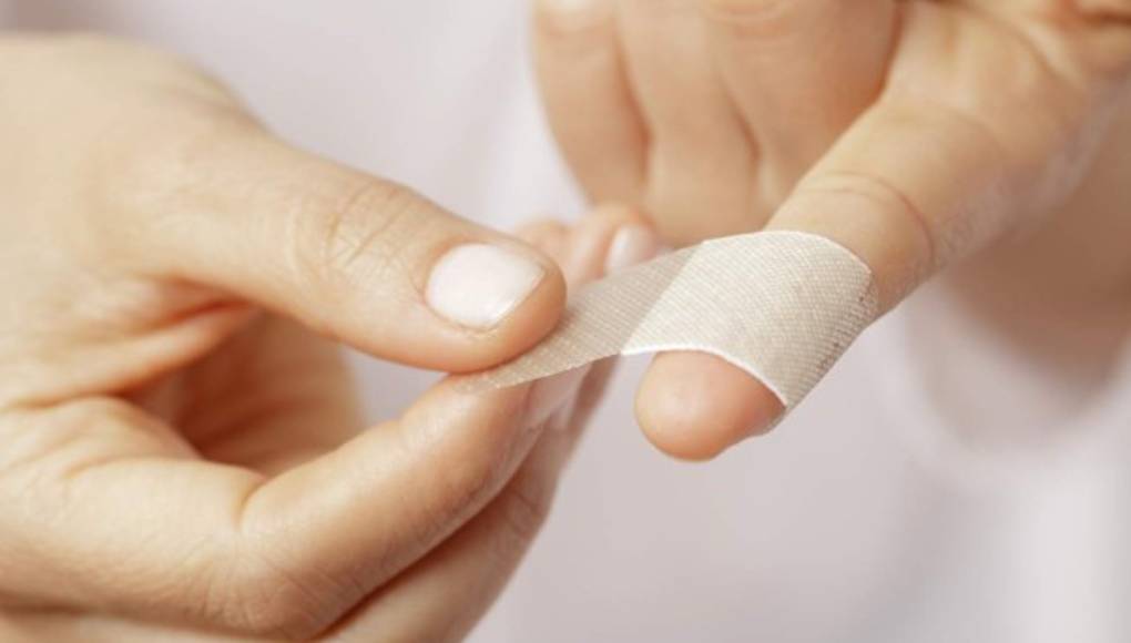 Qué hacer y qué no hacer para sacarse una astilla con facilidad