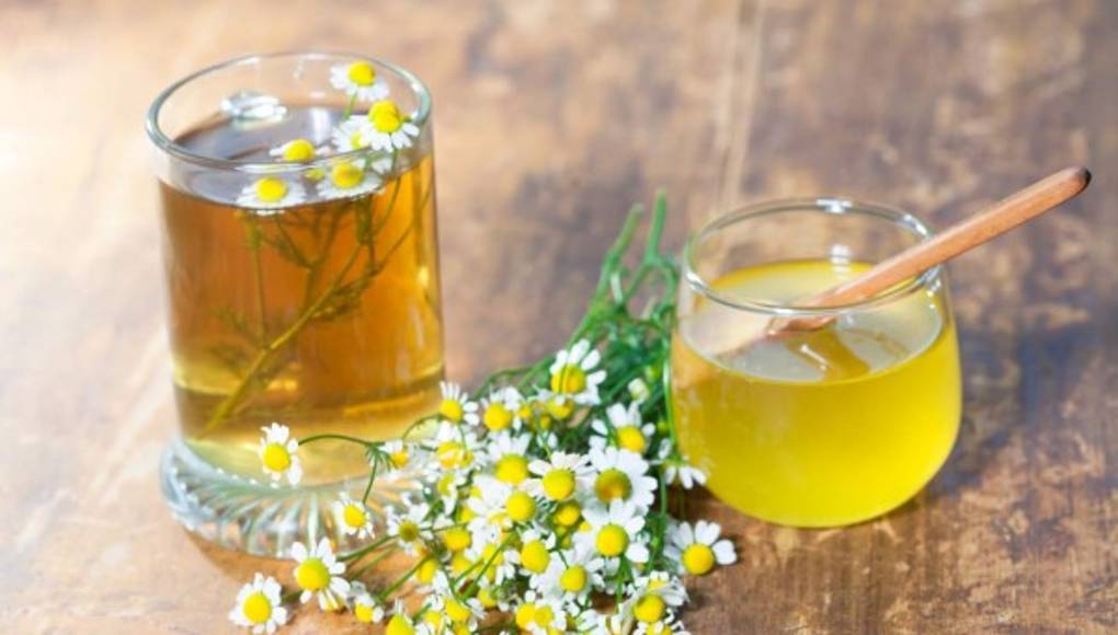 10 beneficios de la manzanilla para su belleza y salud