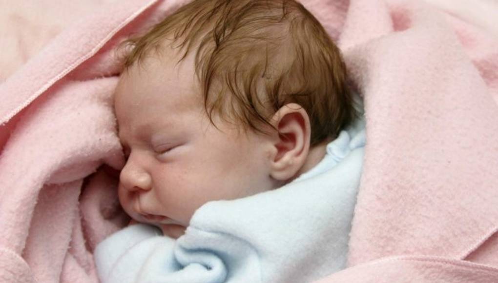 Cobijas y edredones amenazan de muerte súbita a 55% de los bebés