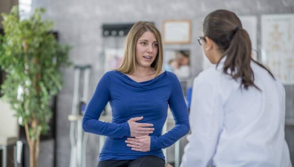 Malos hábitos alimenticios y de vida incrementan casos de colitis ulcerosa