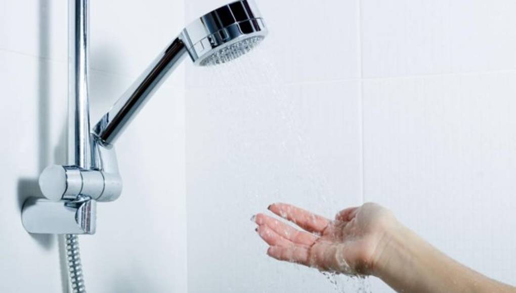 Un baño tibio puede hacer que duerma bien, encuentra un estudio