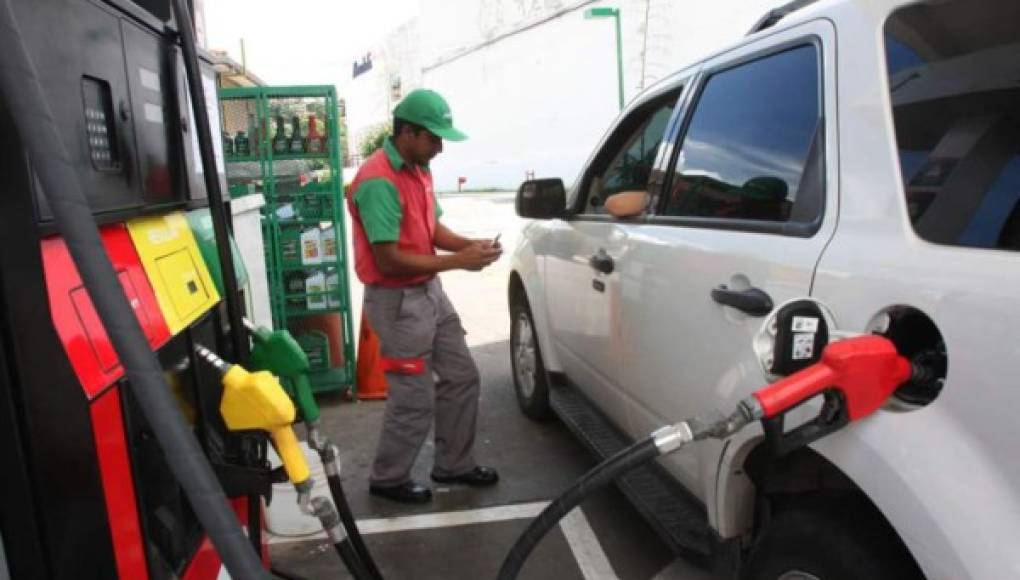 Galón de gasolina superior subirá más de 2 lempiras el lunes