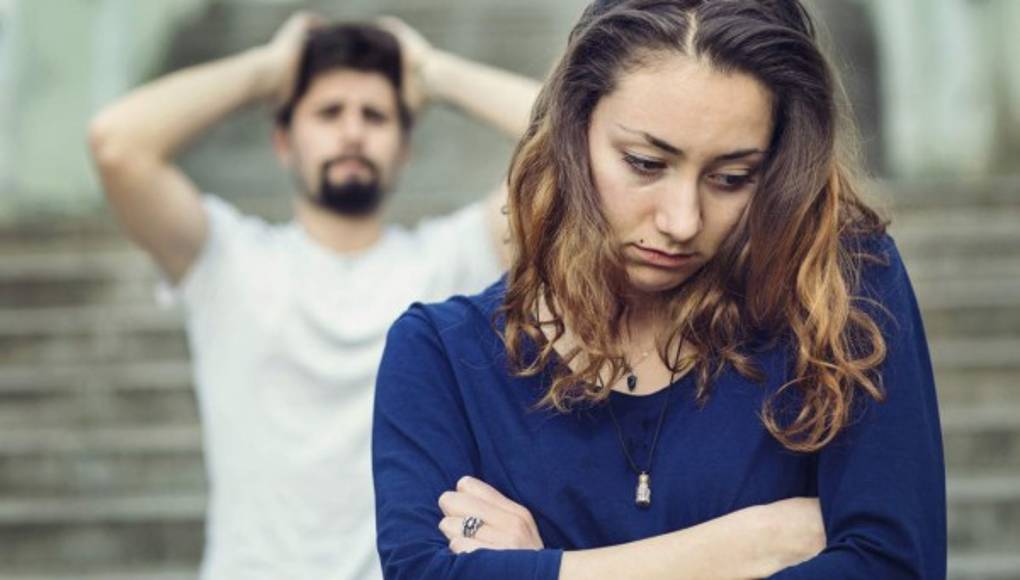 Jefa desea seducirlo a cambio de un aumento salarial