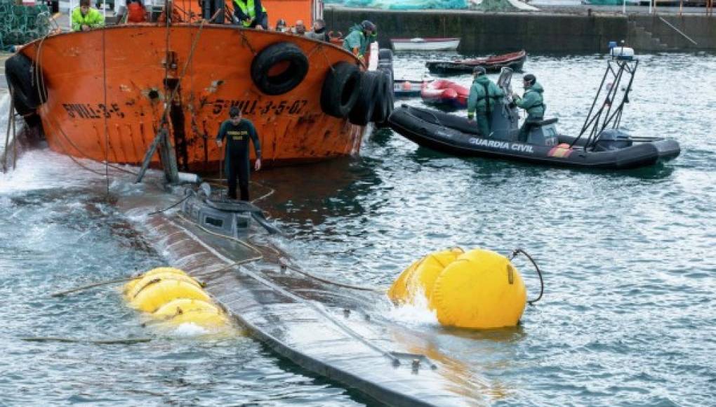 Narcosubmarino interceptado en España llevaba 100 millones de euros en droga