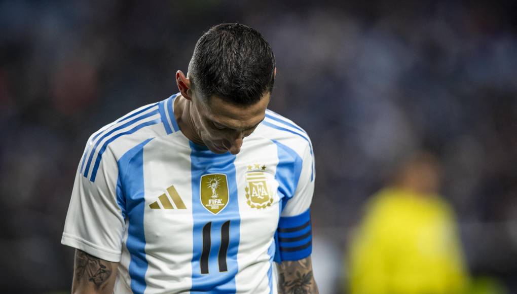 La nota, cuyo texto no fue divulgado por las autoridades locales, estaba envuelta en una bolsa plástica color negro y fue arrojada desde un automóvil en el ingreso al barrio privado Miraflores, ubicado en Funes, 20 kilómetros al oeste de Rosario, en la provincia de Santa Fe (centro oeste de Argentina).