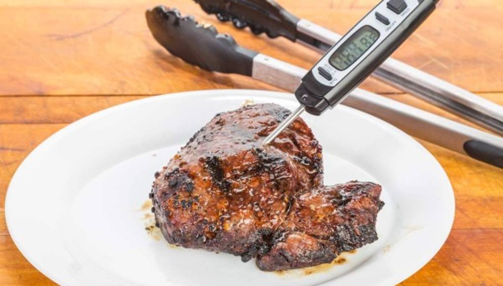 Manténgase seguro cuando cocine al aire libre en verano