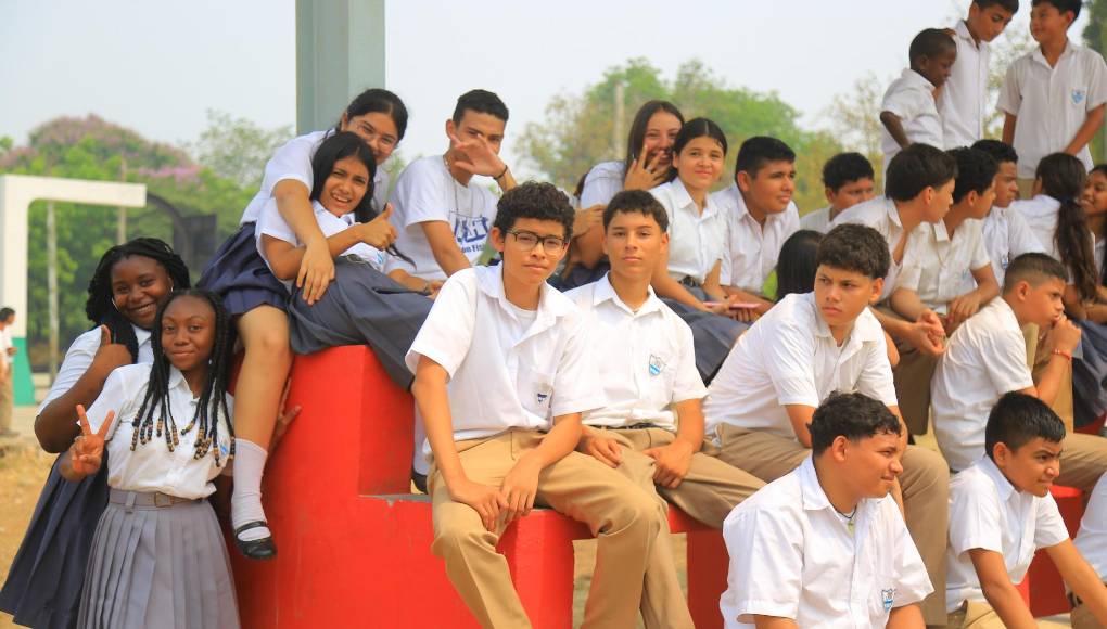 Los estudiantes disfrutaron la jornada, que empezó desde las ;:00 am y posaron para las cámaras de LA PRENSA. 