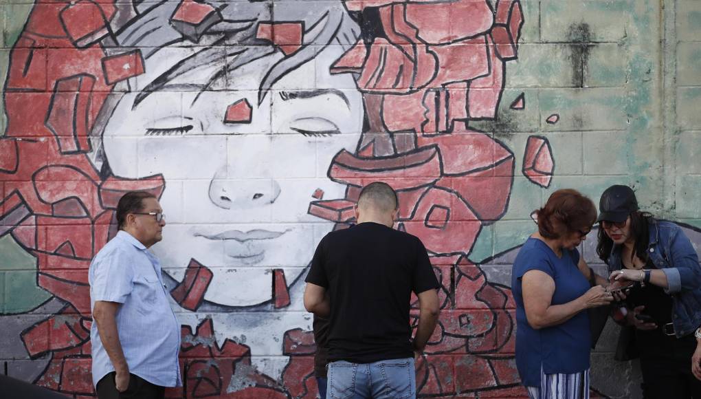 La presidenta del TSE, Dora Martínez, aseguró durante una cadena nacional de radio y televisión que “institucionalmente estamos listos, con todas las condiciones necesarias para recibir al electorado”.