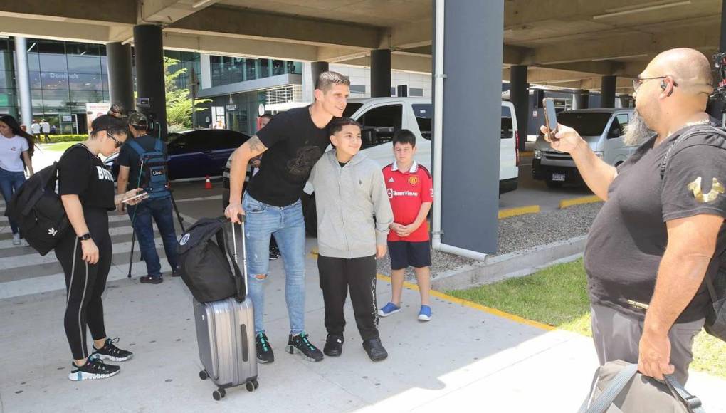 El jugador, más allá de las críticas, fue al que más le pedían fotografías.