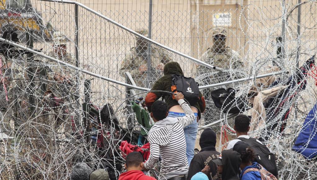 “Es necesario que los políticos entiendan que necesitamos atender de fondo y de manera humanitaria a estas personas y a los niños”, agregó.