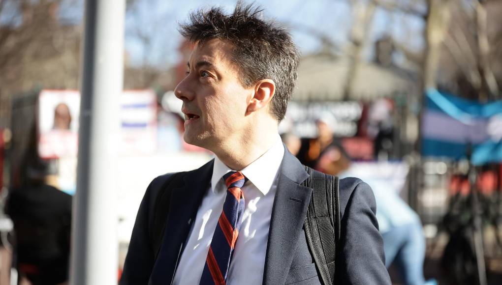 Además, este viernes envió una carta al juez Kevin Castel, en la que calificó como “falso” el testimonio de la agente de la DEA, Jennifer Taul, testigo de la Fiscalía. 