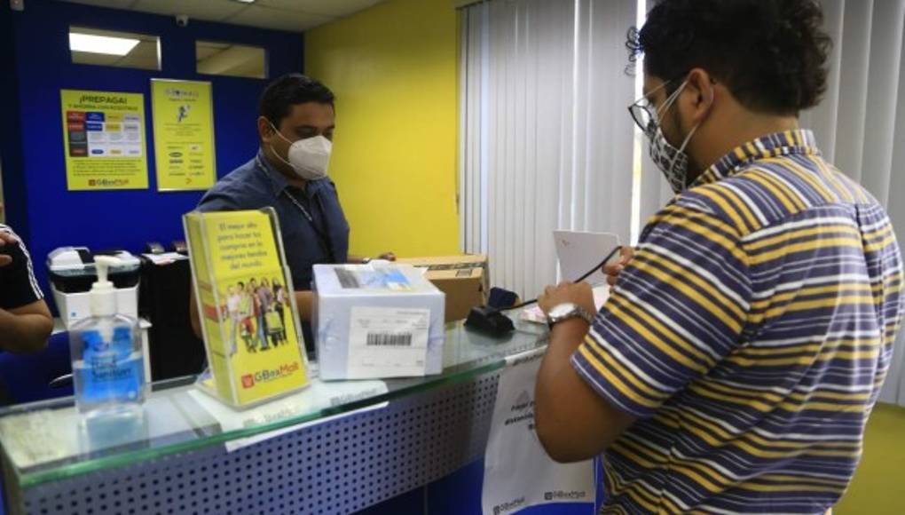 Ropa y electrónica, lo que más compran por Internet - Diario La Prensa