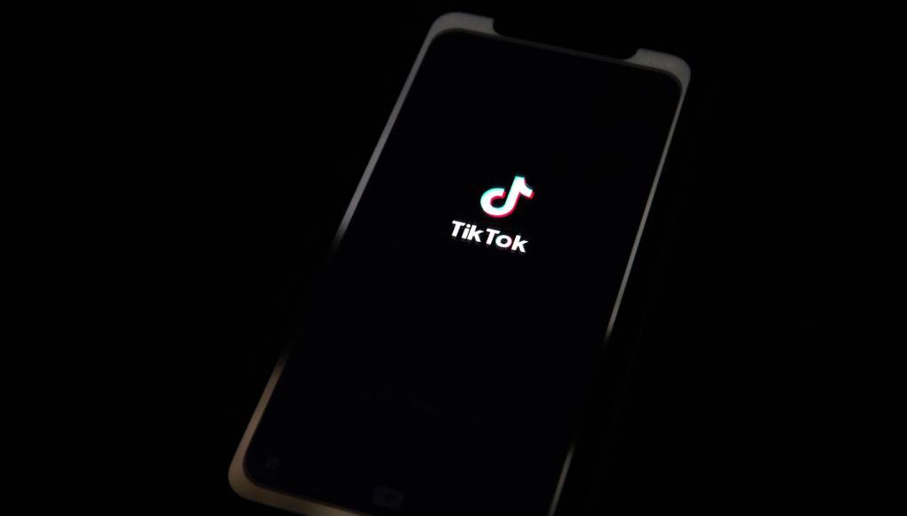 Senadores de EEUU piden investigar a TikTok por presunto espionaje chino