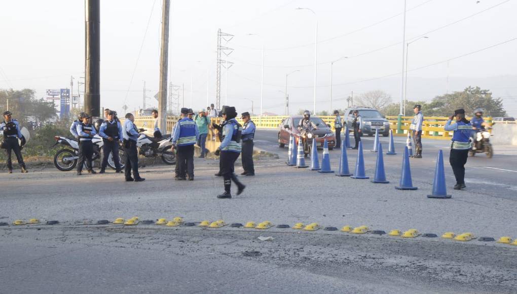 La principal demanda es la construcción de un bulevar para despejar el terrible tráfico vehicular que se forma en ese sector. 