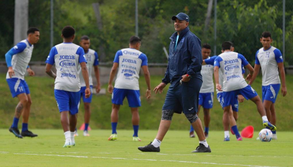 “El chico de Liga Mayor lo vimos y me gustó bastante, la Selección es de todos y ya lo he dicho, este cuerpo técnico llamará a los jugadores que crea que andan bien”, declaró Diego Vázquez al ser consultado sobre las razones por las que convocó a Francisco Martínez.
