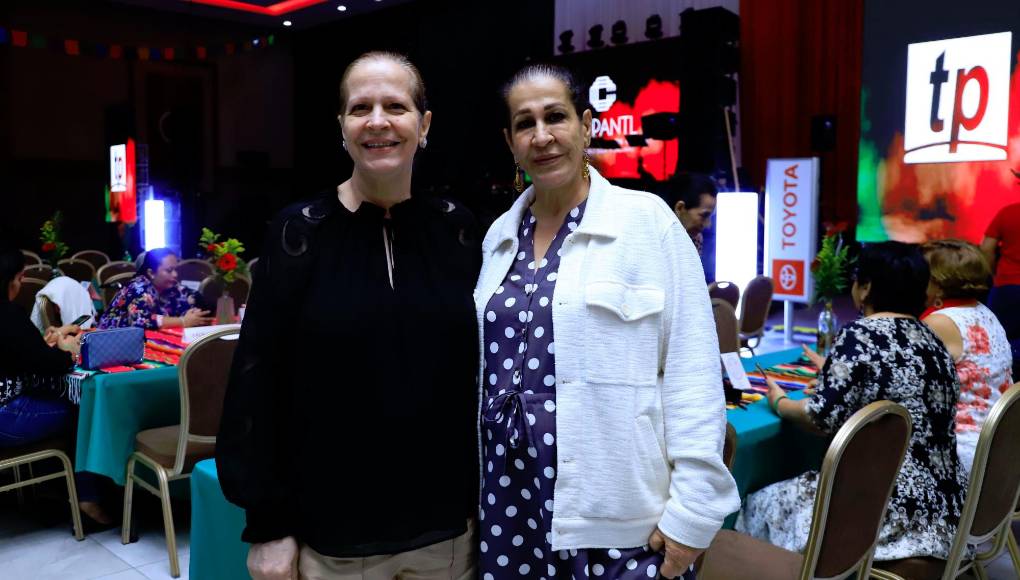 Jackie junto a Sandra Yuja