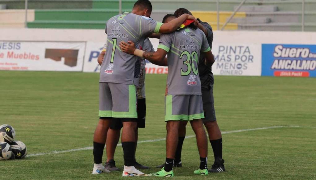 Gerson Argueta, portero del Génesis, se encomendó a Dios previo al partido.