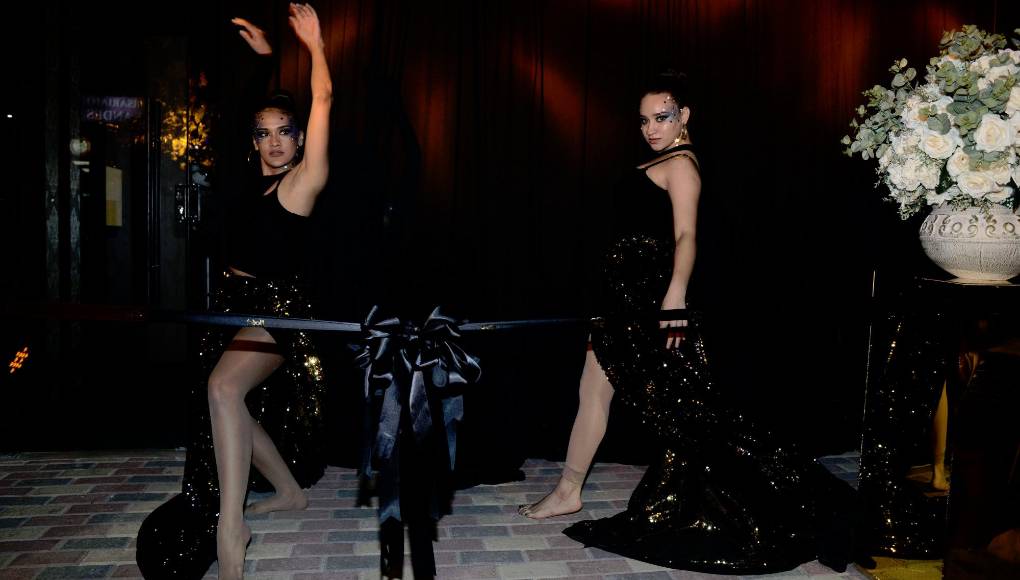 Con baile incluido fluyó el show de apertura del nuevo establecimiento