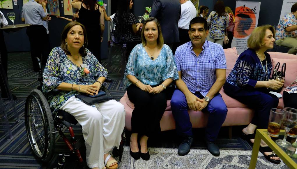 Carolina Verdial, Karina Argueta y Edwin Argueta