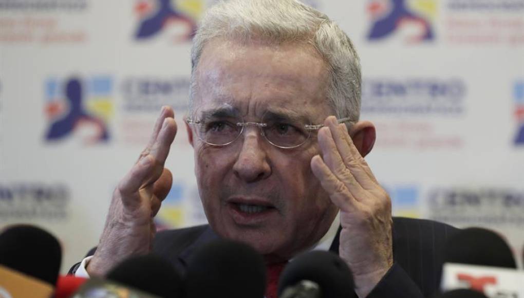 El expresidente Uribe no asistirá a la investidura de Petro por “complejo de preso”