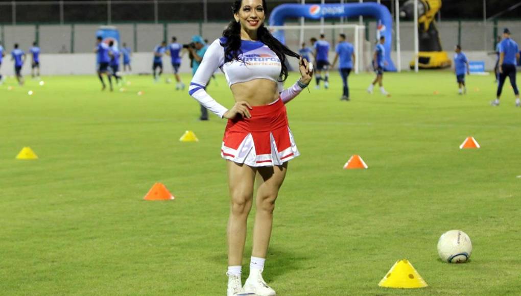 ¿Quién es? Se trata de Polette Reina, una linda bailarina profesional.