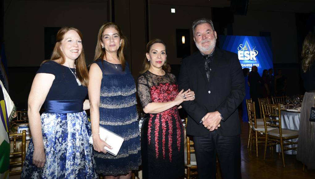 Erin Caldwell, Ruth Marie Canahuati, Zoila y Roberto Contreras