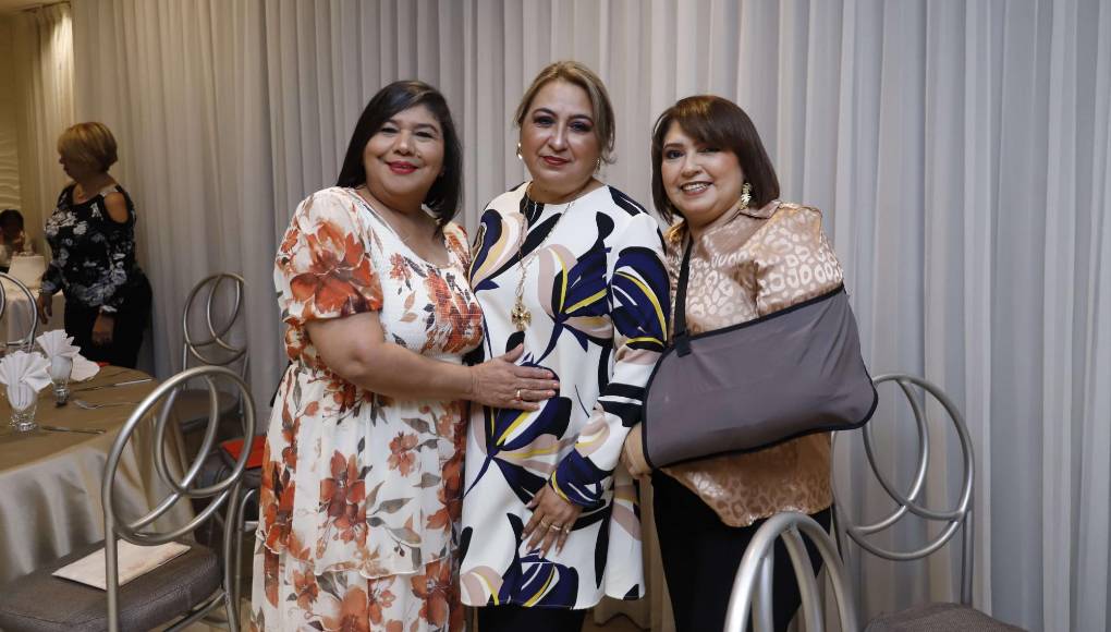 María de Jesús, Mirna Zúniga y Elda Romero 