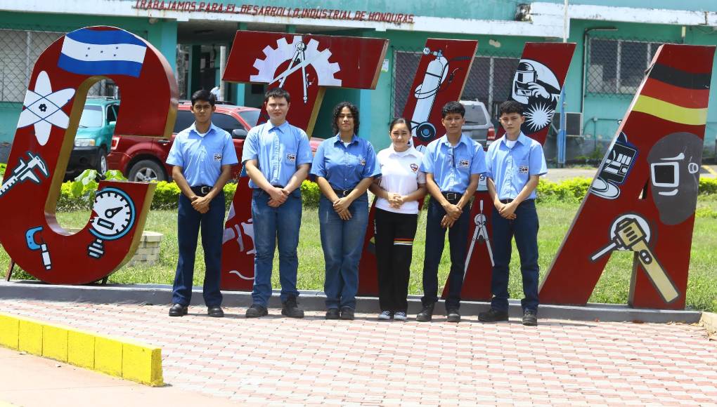 Con estudios en diferentes ramas técnicas impartidas en la institución, ubicado en barrio la Guardia en San Pedro Sula, estos jovencitos prometen con disciplina y perseverancia una excelente vida estudiantil con sus calificaciones, marcando la historia de los 57 años de trayectoria que tiene el CTHA.