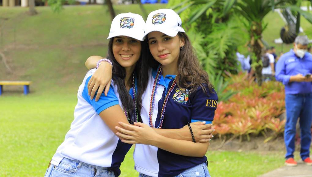 Alejandra Ramírez y Daniela Canahuati