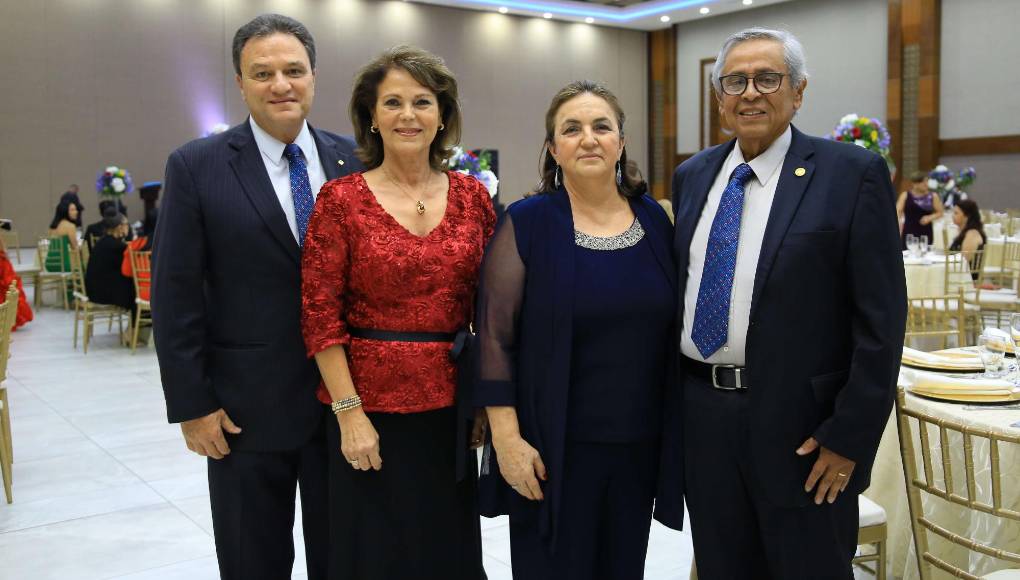 Fernando y Tere Lara; Angélica y Enrique Zelaya