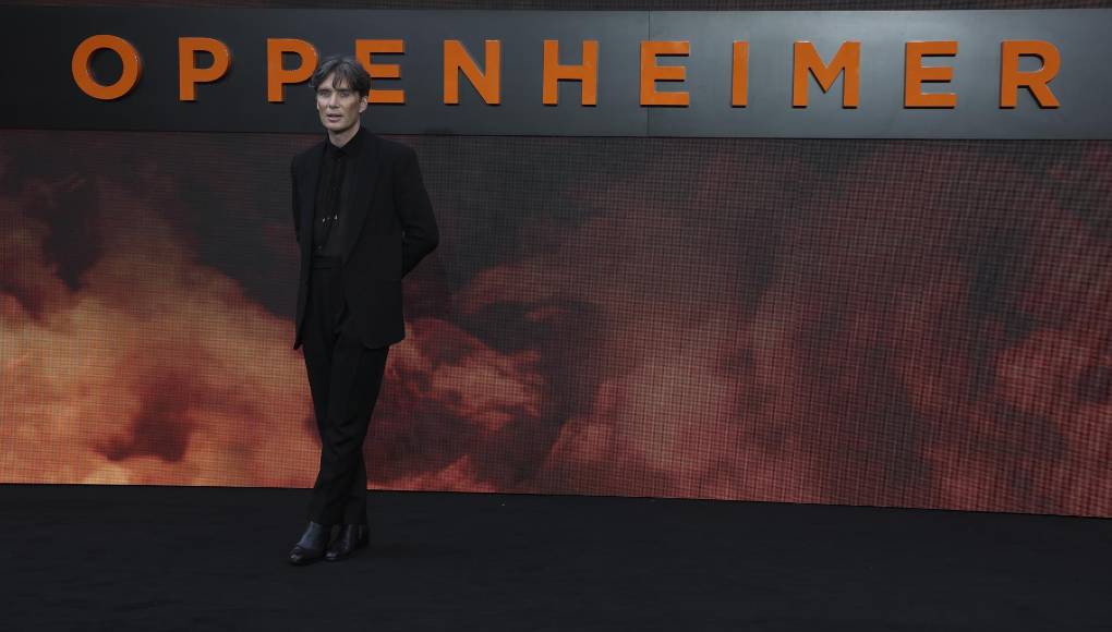 Oppenheimer se ha estrenado con éxito a nivel mundial y ha sido bien recibida por la crítica y audiencia. La presencia de Cillian en la pantalla es magnética y su entrega en cada interpretación es verdaderamente notable.