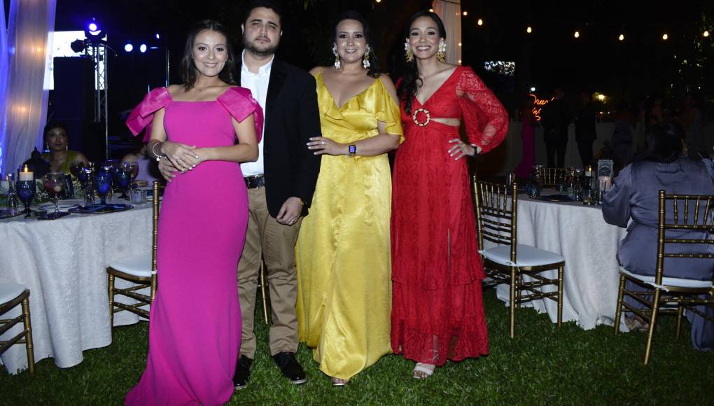 Jenssy Alvarado, Fernando Alemán, Annellisse Reyes y Carmen Suazo