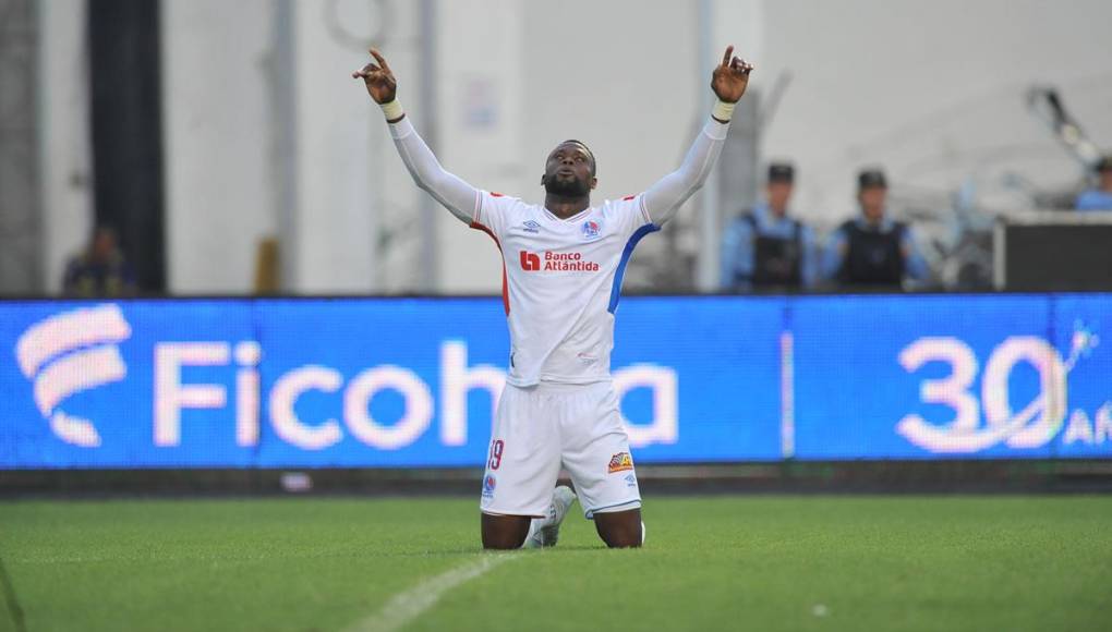 El goleador colombiano fue la figura del Olimpia con un doblete para llegar a cinco goles en el Torneo Clausura 2024.