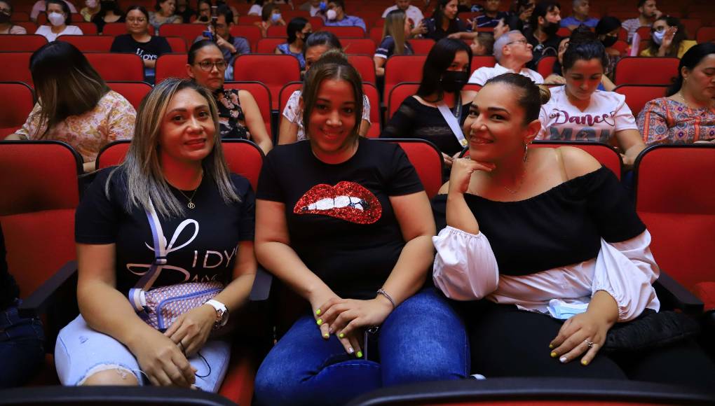 Rosmery Ávila, Vanessa Carbajal y Linda Domínguez