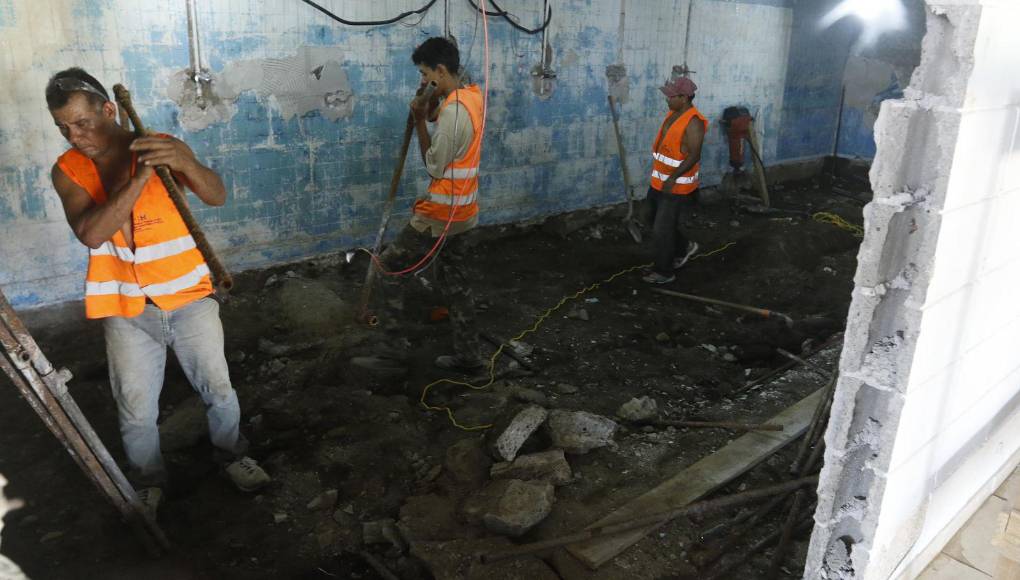 Lo único que quedaría pendiente tras el protocolo de entrega de la cancha hibrida será la capacitación de la empresa a personal de la Municipalidad de San Pedro Sula para riego, corte y mantenimiento del terreno.