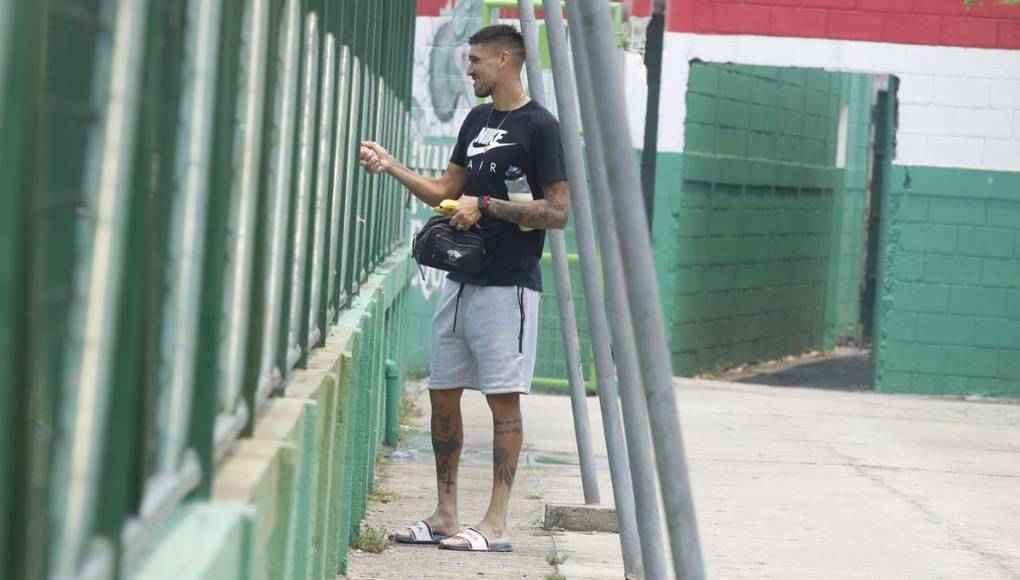 Matías Techera se acercó a observar los trabajos en el estadio Yankel Rosenthal de SPS.