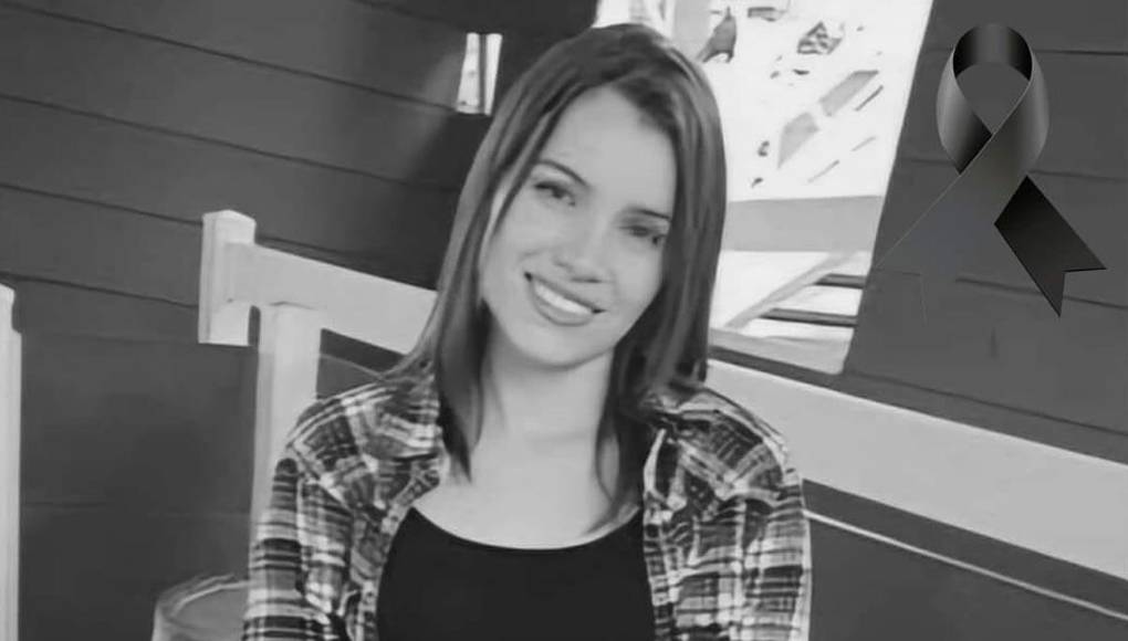 En la casa de Kimberly están buscando rastros de que ella hubiera estado ahí, los días en los que se le ha estado buscando y por supuesto rastros de sangre.