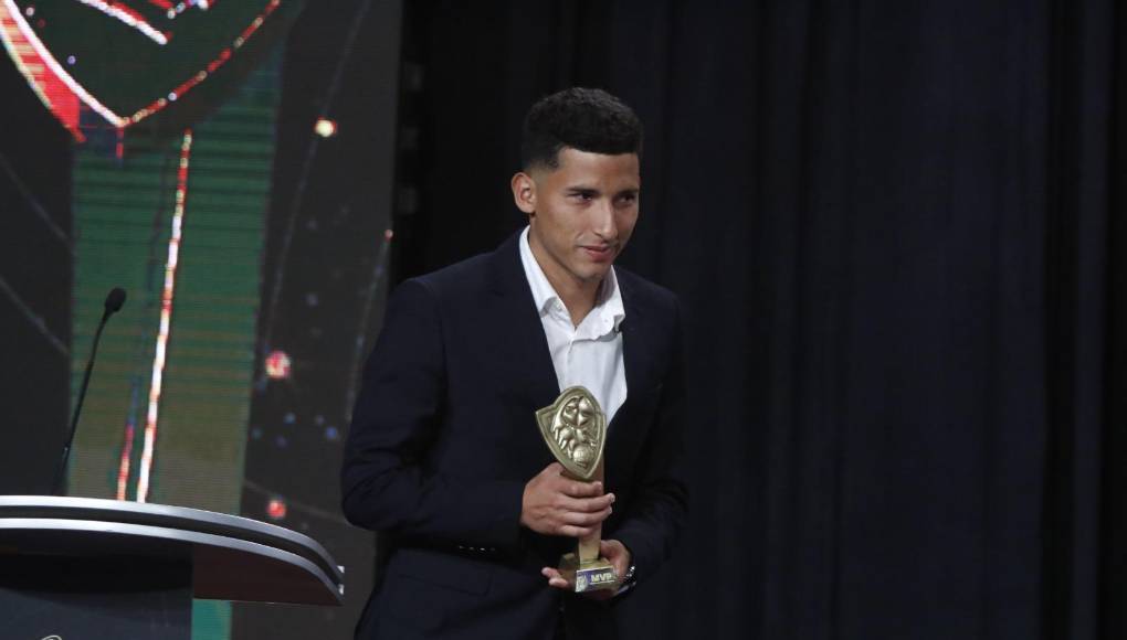 José Mario Pinto - Olimpia ( Premio MVP del Clausura 2022-2023).