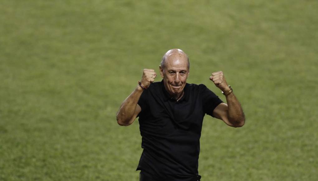 Miguel Falero se mostró eufórico en el triunfo del Real España contra el Olimpia.