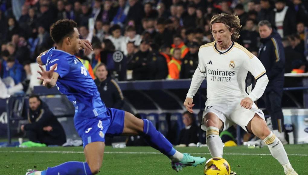 ¡Sorpresa en el Real Madrid! El club blanco habría decidido no renovar el contrato de Luka Modric y el mediocampsita croata se iría en junio del presente año y gratis, después de 12 temporadas, según informó la Cadena SER.