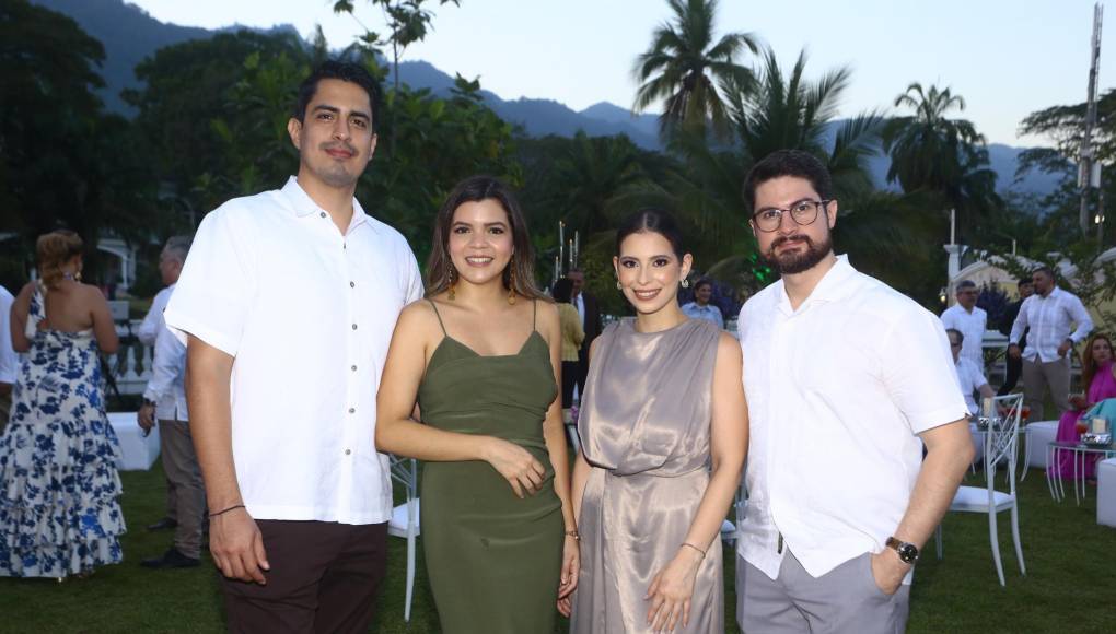 Carlos Valladares, Michelle Romero, Gina Silva y Roger Mauricio Valladares