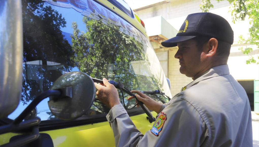 Los parabrisas y los espejos retovisores deben estar en buenas condiciones.