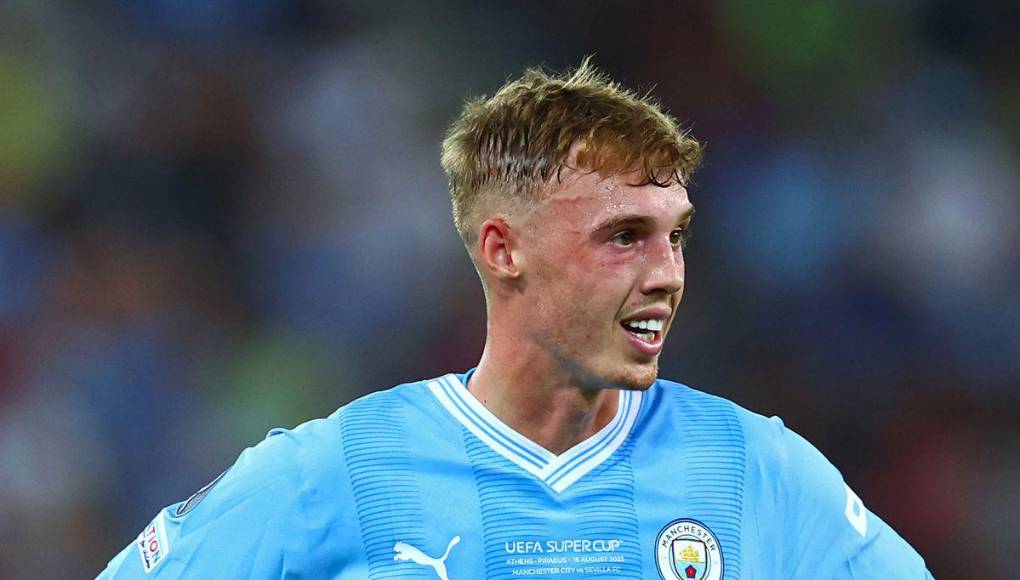 Cole Palmer es formado en el Manchester City, donde debutó oficialmente, pero el Chelsea pagó cerca de 50 millones de dólares por él para la temporada 2023/2024.