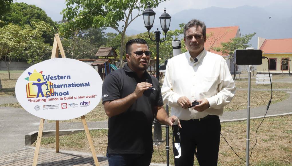 En alianza con Diario LA PRENSA, se realizó una transmisión especial para mostrar el eclipse en tiempo real, así como informar a la población sampedrana acerca de este evento astronómico y aclarar algunos mitos que lo asocian “con el fin de los tiempos”. 