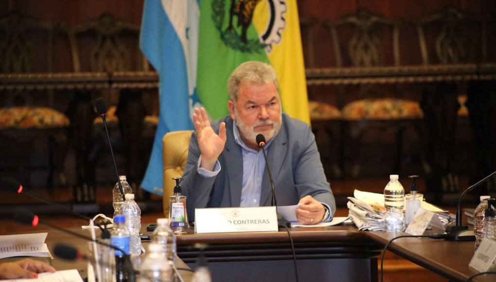 Sugirió al edil sampedrano, Roberto Contreras, renunciar a la alcaldía de la capital industrial. 