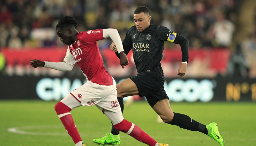 Mbappé solamente jugó el primer tiempo, donde no tuvo claras ocasiones de marcar y finalmente se fue en blanco. Sigue siendo el máximo anotador del campeonato con 21 dianas.