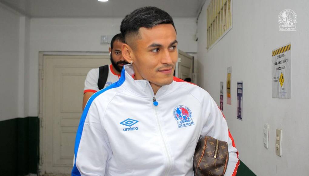 Andy Nájar, nuevo fichaje del Olimpia, viajó con el plantel merengue a La Ceiba para el partido ante el Vida.