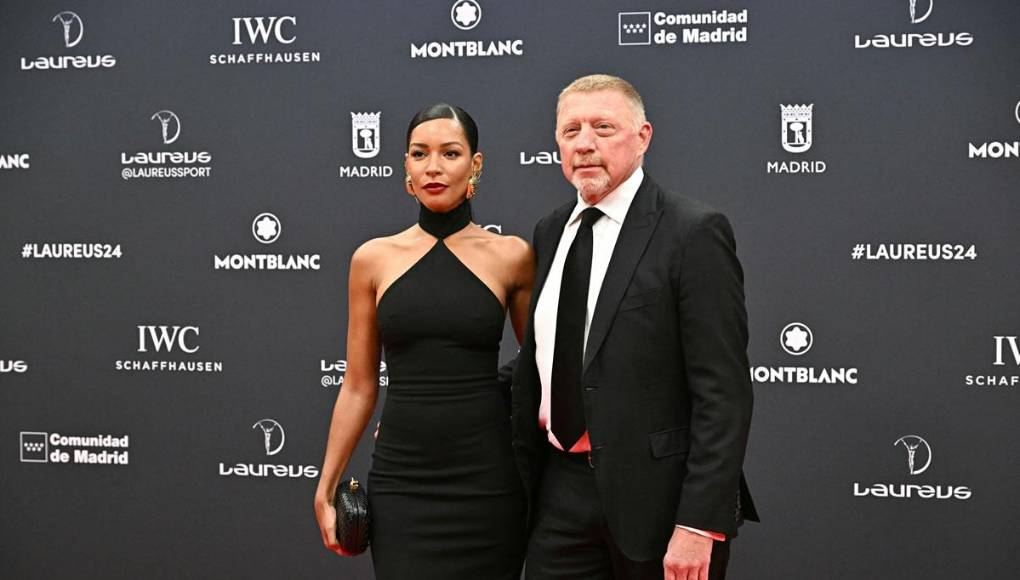 El ex tenista alemán Boris Becker y su pareja Lilian de Carvalho Monteiro posan en la alfombra roja a su llegada al Palacio Cibeles de Madrid.