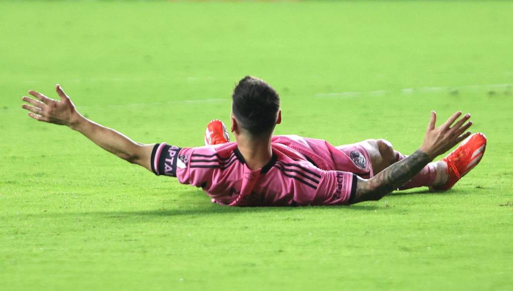 Apunta a maximizar el tiempo efectivo del partido: “Requiere que un jugador sustituido abandone el campo dentro de los 10 segundos. Si no sale desde cualquier punto del campo dentro de los 10 segundos, el jugador entrante tendrá que esperar un período de retención de 60 segundos antes de ingresar al juego en la siguiente parada”. 